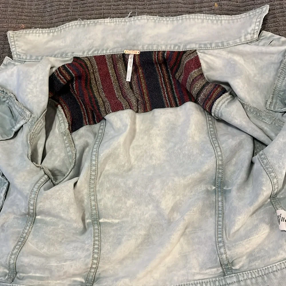 Free People Color-block Patchwork Boho Womans Cropped Denim Jean Jacket 2 - Picture 3 of 11